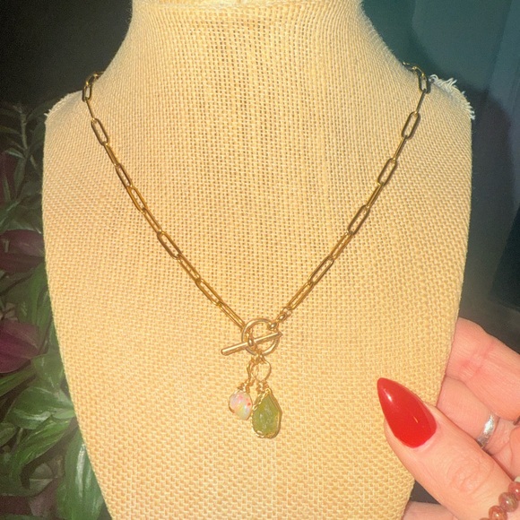 Elegant Gold Chain Crystal charm necklace - Picture 4 of 5